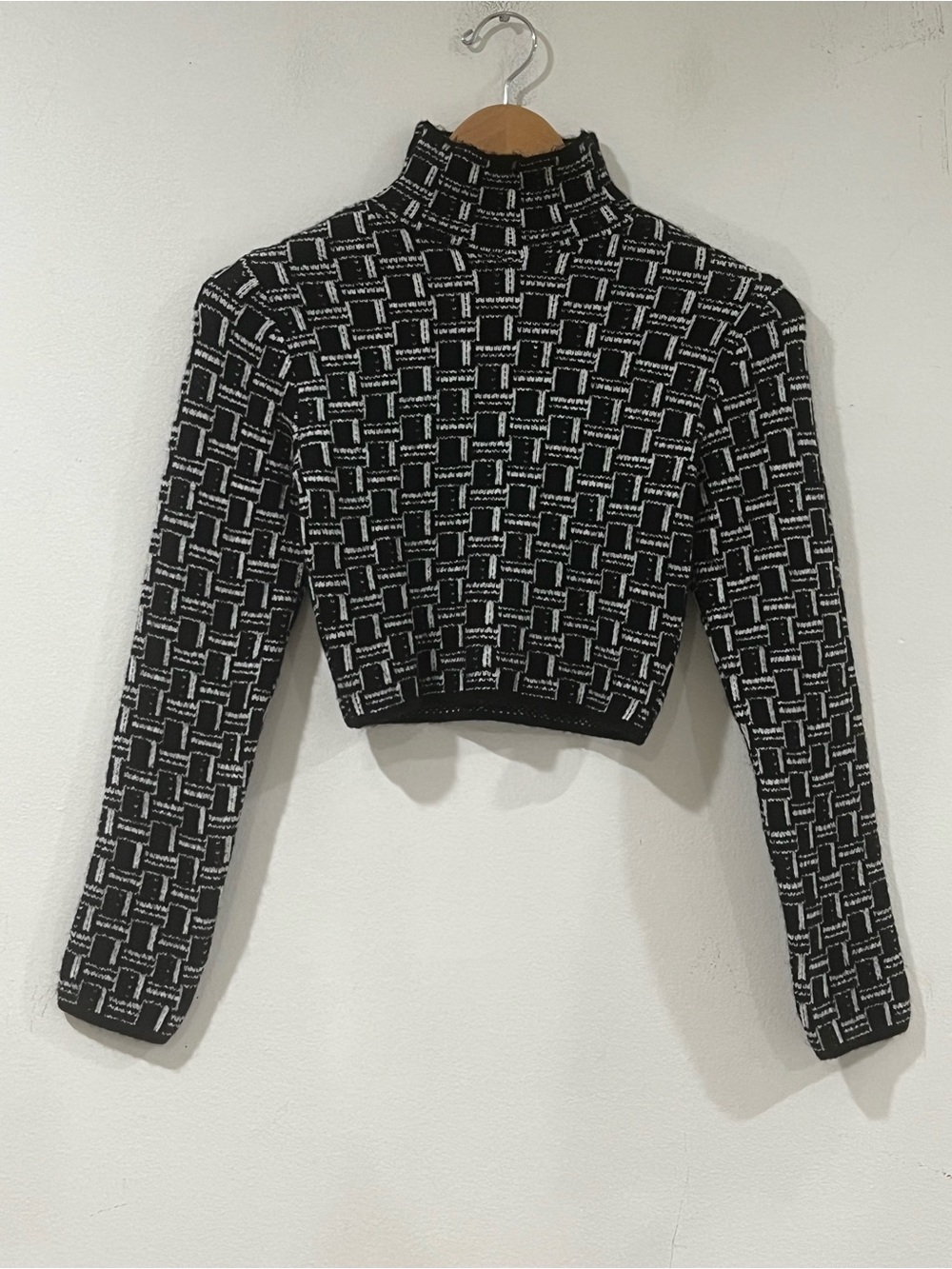 ZARA Cropped Black & White Turtleneck Knit Top S
